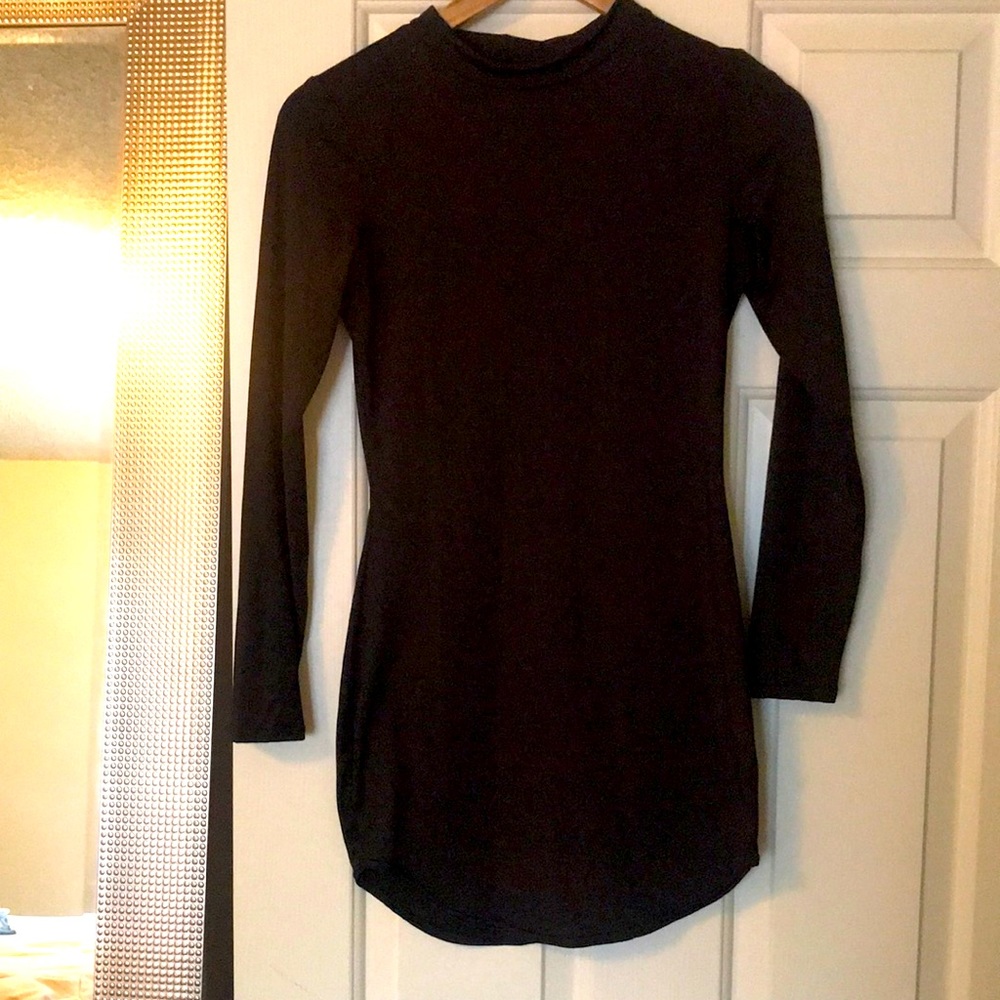 Black long sleeve bodycon dress